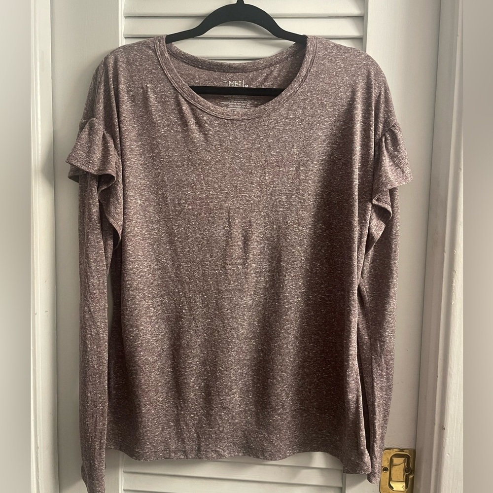 Time And Tru M (8/10) Heather Purple Pullover with Ruffled Shoulder Long Sleeves